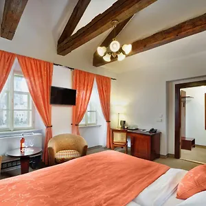 Lippert **** Praha