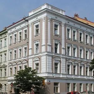 Máchova *** Praha