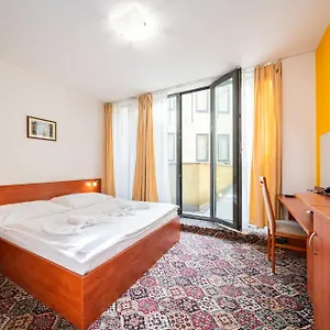 Hotel De Luxe, Praga